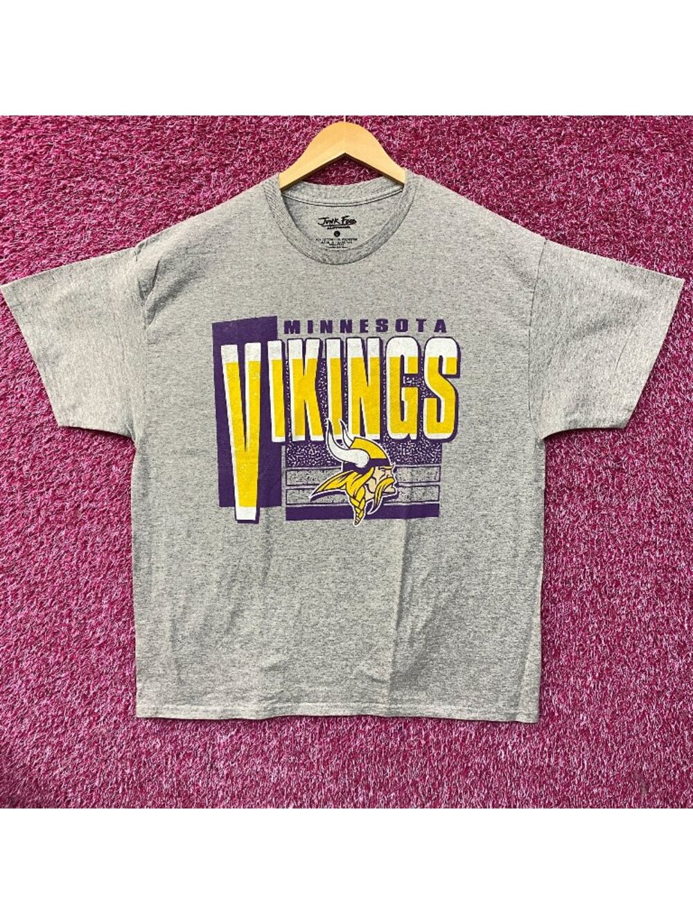Junk Food Minnesota Vikings Logo Complete T-Shirt Large